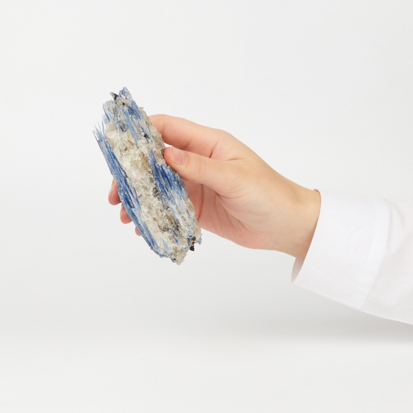 Образец кианит синий Бразилия 12-16&nbsp;см (1&nbsp;шт)