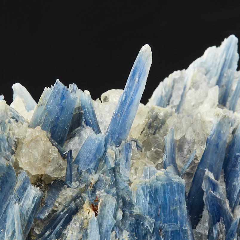 Образец кианит синий Бразилия 9-12&nbsp;см (1&nbsp;шт)