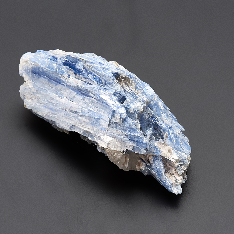 Образец кианит синий Бразилия 5-7&nbsp;см (в породе) (1&nbsp;шт)