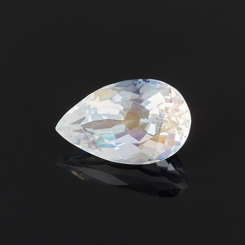 Огранка лунный камень (rainbow) Мадагаскар груша 7*11 мм