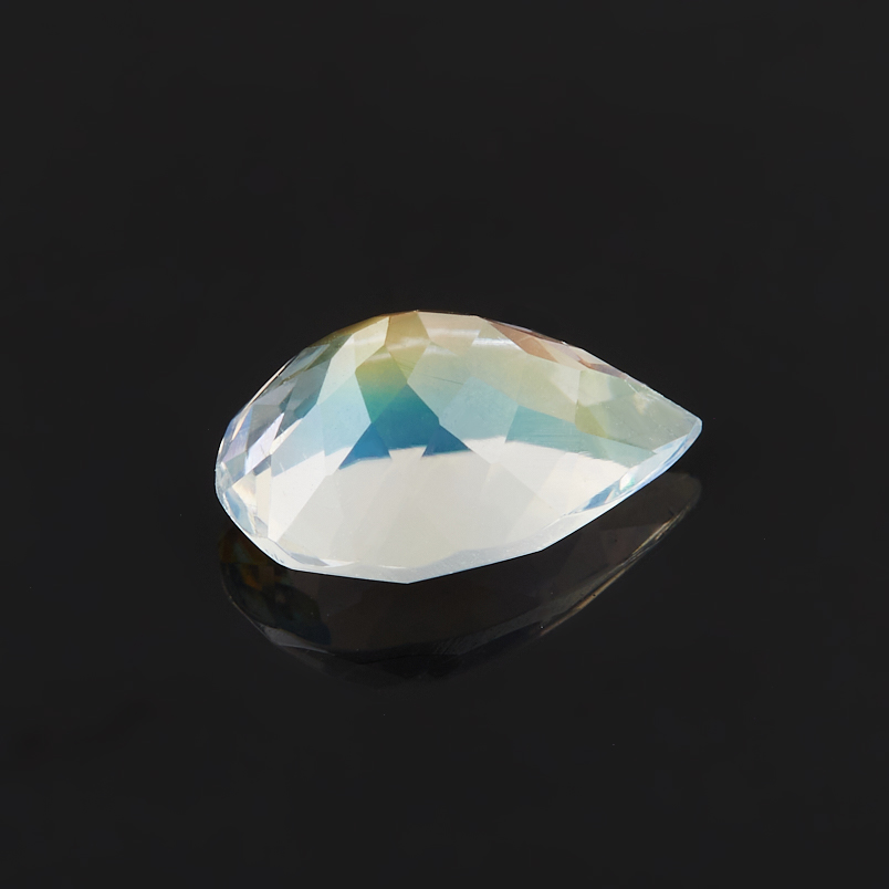Огранка лунный камень (rainbow) Мадагаскар груша 7*11 мм
