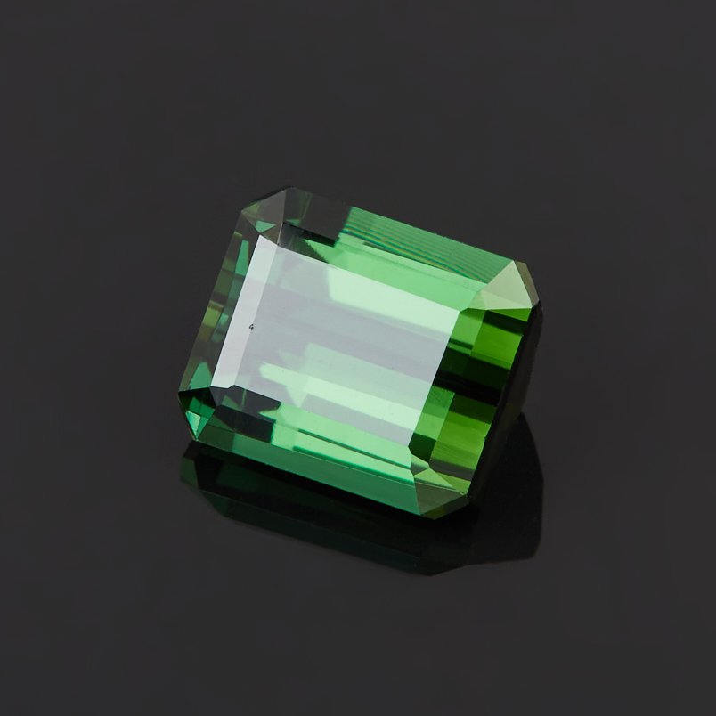 Огранка турмалин зеленый (верделит) Бразилия багет 7,65*6,58*4,57&nbsp;мм
