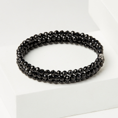 Браслет шпинель черная Шри Ланка (биж. сплав, сталь хир.) пружина огранка 4 мм 17 см (регулируемый)