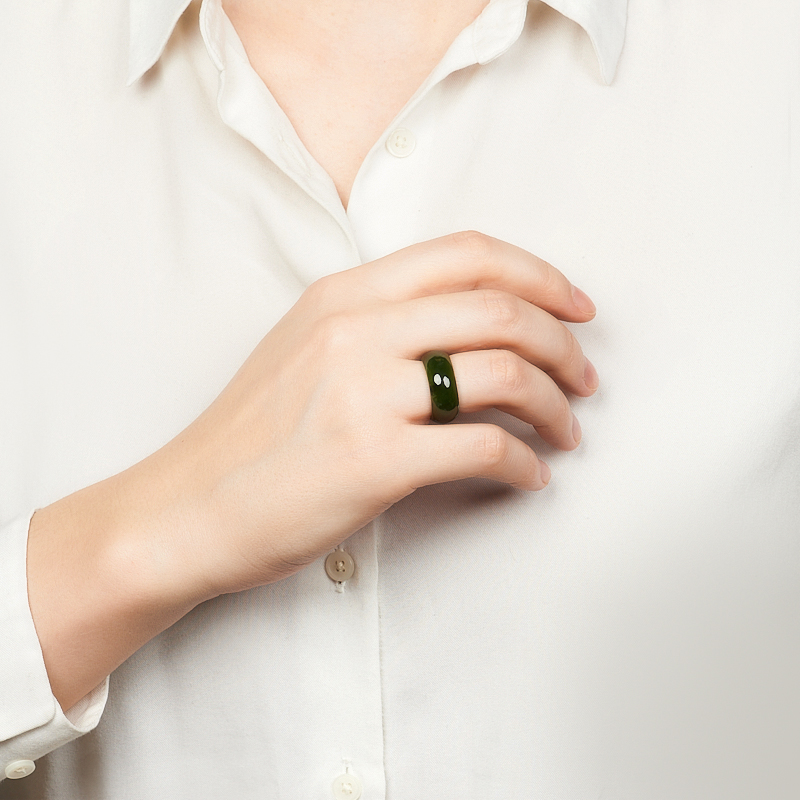 Кольцо нефрит зеленый Россия (цельное) размер 19,5