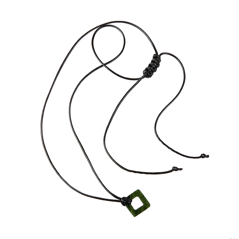 Кулон нефрит зеленый Россия (текстиль) 2,5&nbsp;см