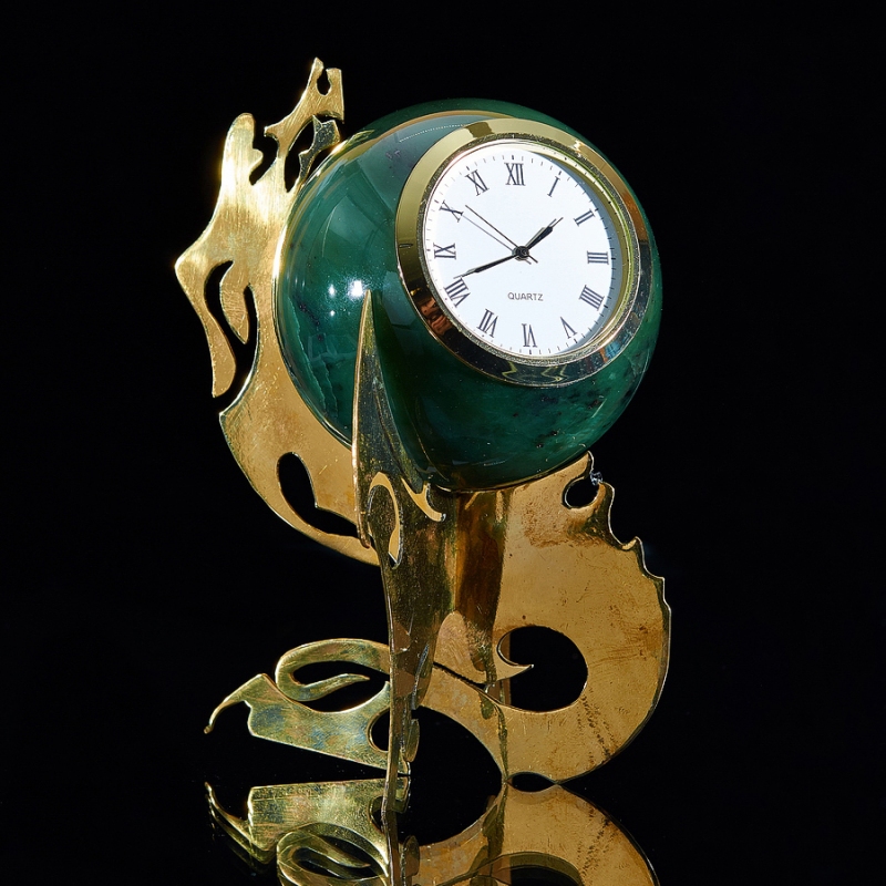 Часы шар нефрит (d=8 см)