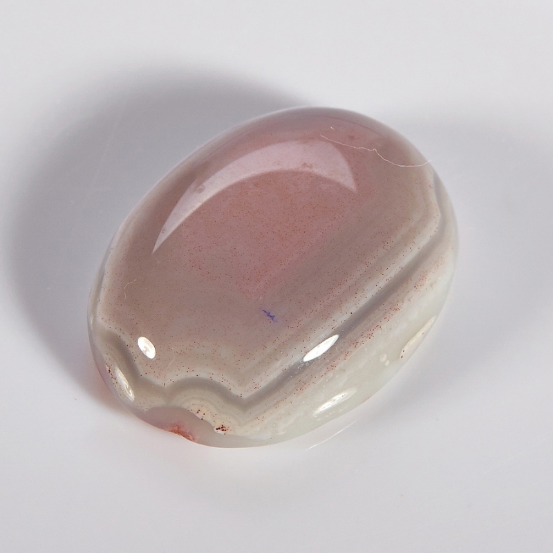 Сорт розовый агат. Розовый агат камень. Розовый агат минерал. Агат розовый дымчатый. Алтарный камень "розовый агат".